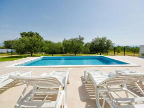 Holiday Home Elena by Interhome